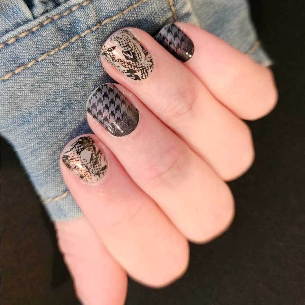 *Exclusive* Color Street: Out of Office | Floral Black Clear Overlay Summer
